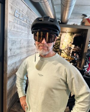 Martin Björk Instagram - 10 härliga moments från April. Vilket är ditt bästa Aprilminne?😍

1. Stella nattar med pappa för första gången
2. Barnfri lunch i Stockholm
3. Första vårvärmen kom till Åre
4. Ungarna slocknar som vanligt i bilen
5. Utekväll med bästis o hans son
6. Fabbe åkte högst upp på Åreskutan 
7. Stella fick hänga på i ryggsäcken
8. Hjälmprovning för cykelsäsongen
9. 24h event på båt
10. Jag o drottning Silvia