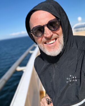 Martin Björk Instagram - 10 härliga moments från April. Vilket är ditt bästa Aprilminne?😍

1. Stella nattar med pappa för första gången
2. Barnfri lunch i Stockholm
3. Första vårvärmen kom till Åre
4. Ungarna slocknar som vanligt i bilen
5. Utekväll med bästis o hans son
6. Fabbe åkte högst upp på Åreskutan 
7. Stella fick hänga på i ryggsäcken
8. Hjälmprovning för cykelsäsongen
9. 24h event på båt
10. Jag o drottning Silvia