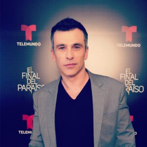 Martín Karpan Instagram - 👁 compartiendo el primer capítulo de la cuarta temporada de la electrizante #finaldelparaiso para @telemundo . Pronto!