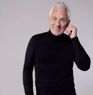 Martin Kemp Instagram - union_works_clothing Brrrr! The temps are down, and the New Year’s in. Time to up your game with some fresh, cosy knits to tackle the chill. A polo knit is needed in every wardrobe! Stay warm, stay stylish. #ad 
Link in Bio