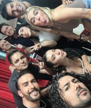 Martín Ricca Instagram - Benditas vueltas que da la vida, yo hace mucho soñé ser cómo ellos y hoy estamos compartiendo el escenario 🙏 nunca dejen de soñar