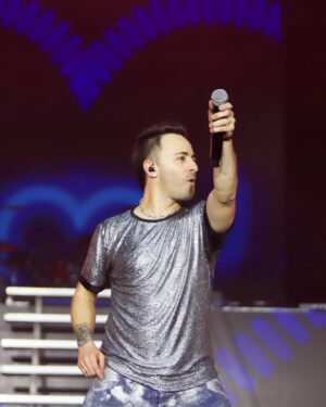 Martín Ricca Instagram - Gracias Queretaro por tanto amor… 
Otra noche mágica con @2000sxsiempre 

📸 @soy_alanhdez 

#martinricca #martinriccaenmexico #2000sxsiempre #boboproducciones #querétaro #gira #show #concierto #musica #vida #sueños #fans #publicoincreible #gracias #mexico🇲🇽 #argebtina🇦🇷