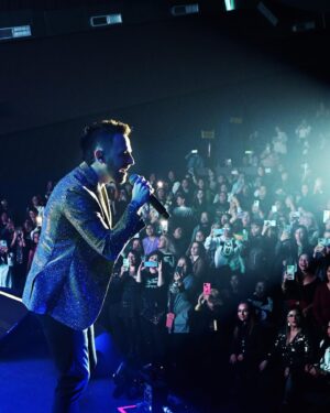 Martín Ricca Instagram - 25-11-23 Una noche para siempre en Monterrey 🎶 Gracias! 

25 Años 🎤sonando por primera vez 

🧥 @eduardoblassmexico 

👟 @adidasmx 

📷 @buttyruth 

#martinricca #martinriccaenmexico #martinricca25años #monterrey #musica #concierto #vida #fans #recuerdos #adidas #eduardoblassmexico #sueños #envivo #momentos #mexico🇲🇽 #argentina🇦🇷