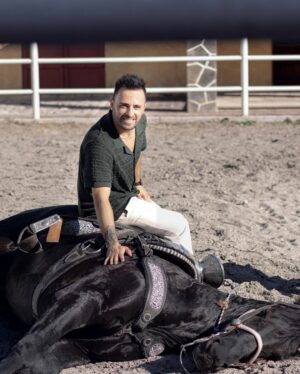Martín Ricca Instagram - 🐎Romeo 

📍  @ranchojgf @cerritosxochitepec 

📷 @joeykiu 

#martinricca #martinriccaenmexico #rancho #caballo #bronco #miamigobronco #amigos #cuidenlosanimales #mexico🇲🇽 #argentina🇦🇷
