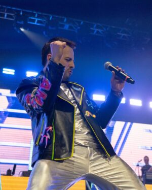 Martín Ricca Instagram - @2000sxsiempre 

📷 @martin_itvan 

#2000sxsiempre #martinricca #boboproducciones #martinriccaenmexico #arenacdmx #musica #vida #fans #gira #shows  #concierto #adidasmx #momentos #mexico🇲🇽 #argentina🇦🇷