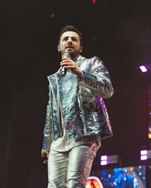 Martín Ricca Instagram - Monterrey gracias por tanto amor 🤍
@2000sxsiempre 

📷 @carlos_rdzph 

#martinricca #2000sxsiempre #monterrey #martinriccaenmexico #arenamonterrey #musica #cantar #gira #show  #concierto #fans #vida #sueños #mexico🇲🇽 #argentina🇦🇷
