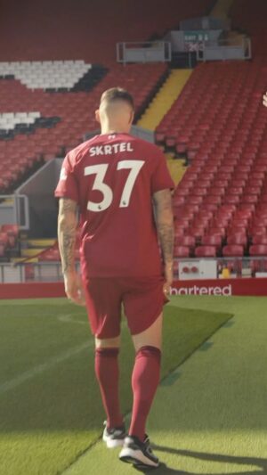Martin Škrtel Instagram - Už túto nedeľu🫵🏻Chcem vás len poprosiť☺️Nenechávajte nákup lístkov na poslednú chvíľu🕰️Kapacita je skutočne obmedzená👥Vás obrovský záujem mne úprimne teší❤️
Lístky👉🏻Maxiticket.sk