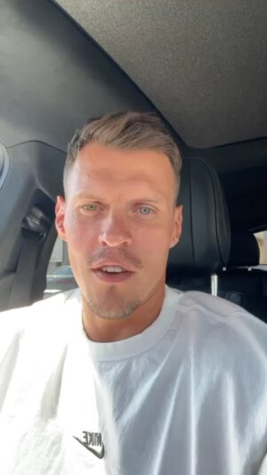 Martin Škrtel Instagram - Teším sa na Vás a ďakujem👥
10.9. Trnava🎬❤️