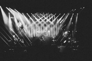 Martín Vargas Morales Instagram - 🥏🔵🌐🖲️🧞‍♂️

Que lindo terminar el año con dos conciertos y con personas tan especiales, gracias Medellín. Feliz navidad, feliz día, feliz vida para todos :))) que no pare!! 

Ps: Ahora si countdown para el 2023 que se viene maaas potente 💙