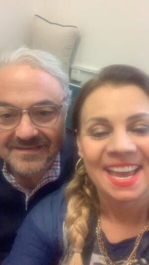 Martina Randová Instagram - Tak zase spolu. Bude to jízda. Heluš půjde  po Bobanovi @martin_zounar_official jako pes po buřtu. Darinka @mahulena_bocanova_official  se má na co těšit. 😂
A všichni se těšíme na vás, na věrné diváky Ordinace v růžové zahradě 2  @ordinace2serial. Ty nejkrásnější dny vám přeji.♥️
