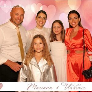 Martina Schindlerová Instagram - Zo svadby mojej sestry, 5 mesiacov po ich zoznámení 
🦢🦢💕

Love is the answer.

@marianamaria_ana 
@wlado82333
@marcelboris79