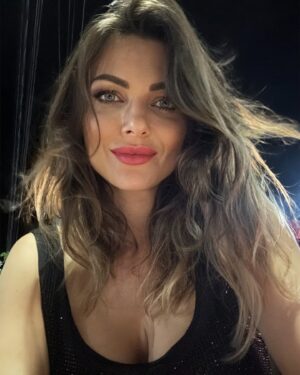 Martina Schindlerová Instagram - Smile and the world smiles with you 🫵🌞