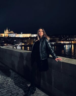 Martina Schindlerová Instagram - 🩶
#prague