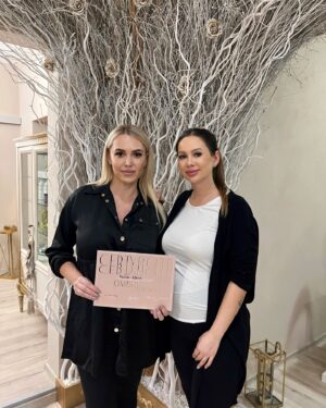Martina Urban Instagram - Always improving my skills 😍✨

Last week I did a Ombreé Brows Masterclass with the one and only @art_place_magdalena_telesinska and I had a blast 💘. Got to improve my expertise on this specific technique and also to meet fellow coll, which is always amazing. Thank you @ivana_zubekova_permanent for the spectacular organization’s of this event ✨

#martinaliskova #pmuexpert #eyebrowsonfleek #shadoweyebrows #perfecteyebrows #ombreebrows #permanenteyebrows #masterclass #alwayslearning