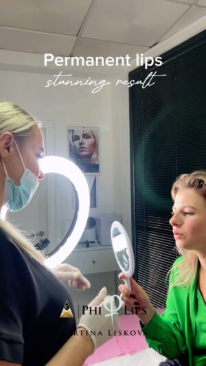 Martina Urban Instagram - Wait until you see this transformation!🤯🤩

This client came to me in my short time in Portugal a few days ago because she wanted to bring some color back to her already beautiful lips. So we chose together a color that would fit her skin tone and the result is AMAZING ✨. She looks even more stunning now and is super happy with her result 🫶🏻.

Keep in mind that this result is immediately after the procedure, so it is swollen and darker than it will actually look like when it’s healed. It will look perfectly natural and harmonious, as all PhiLips always do! 💗

#martinaliskova #philipsmaster #phicontourmaster #permanentmakeup #pmumaster #phiacademymaster #perfectlips #pmuresult