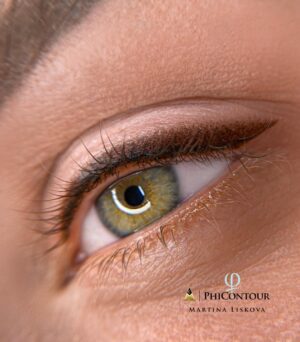 Martina Urban Instagram - YES, permanent eyeliner can be soft and discreet! 😍👁️ You have the power to choose the eyeliner  to perfectly suit your unique beauty 💪🌸

With me, you will be able to choose and tailor your eyeliner intensity to match your preferences and personality. 🎨💖 From soft and natural to bold and dramatic, the decision is in your hands. ✍️😊 

#martinaliskovapmu #phicontour #permanenteyeliner #shadingeyeliner #softeyeliner #beautytips #beautyexpert #swinton #uk