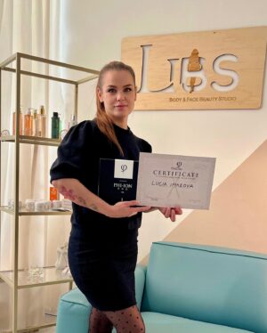 Martina Urban Instagram - Congratulations Lucia 🥳 🤩 for successfully completing my VIP Phi-ion Training. 

Welcome to the Phi Academy family ✨ can't wait to see your path in this amazing industry!

#martinaliskovapmu #martinaliskovastudents #phiacademy #phicertificate #phiioncourse #phiionstudent #phiionmadter #beautycertification #beautyprofessionals