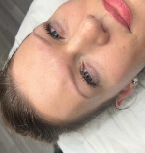 Martina Urban Instagram - Super natural Shadow hairstrok Brows 😍

Swipe to see before picture 💋

#shadowbrows❣️#phiacademybrankobabic#hairstrokemachine#browsonpoint#microblading