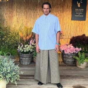 Martiño Rivas Instagram - Mamaiña, mezclei raias con cadros, rosa con vermello, hidratos con proteina e viño con vodka.
#GucciSummerStories
Obrigado @gucci & @parsida 

📷s unha e tres son de @cesarsegarra_