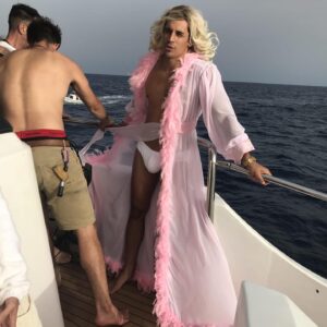 Martiño Rivas Instagram - Mañana por la noche, Martes (20 de Junio) los dos primeros capítulos de “Nacho” en @lasexta . Una baina loca.