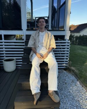 Martinus Gunnarsen Instagram - Paid partnership with @junkyardcom: Bringing my spring style to life with their amazing linen collection! Dancing through sunny days in comfort and style. ☀️🕺 Linen, a true sign of spring.