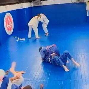 Marvin Tillière Instagram - Élève 1ère année à la Gracie Barra Vaugirard, pourfendeur de ceintures blanche,président du club des Exécuteurs. À votre service 🥷🏿🦇