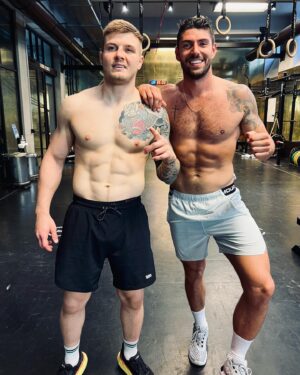 Marvin Vettori Instagram - Tutti buoni a saltare sul carri dei vincitori… è nei momenti difficili che capisci su chi puoi contare veramente! E io ci sono stato e sempre ci sarò, nella buona e nella cattiva sorte 😂💪🏻 @marvinvettori