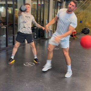 Marvin Vettori Instagram - Tutti buoni a saltare sul carri dei vincitori… è nei momenti difficili che capisci su chi puoi contare veramente! E io ci sono stato e sempre ci sarò, nella buona e nella cattiva sorte 😂💪🏻 @marvinvettori