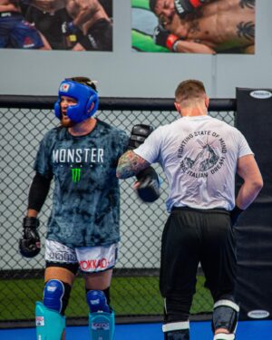 Marvin Vettori Instagram - Fighting state of mind 🦍🇮🇹 
#theitaliandream
