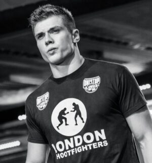 Marvin Vettori Instagram - I’ve been injured for the past 10 weeks but comparing it to some of the struggles in the past I can only laugh it off.
Here I am, 19, walking out for one of my first fights in London, I remember working as a bouncer, barely knowing how to speak english, from 8pm to 3am, to then get a bus home that would take more than 2 hours just to be up by 12 and be able to train until evening.
I remeber saying to myself that it was gonna be all worth it and that i was gonna be the best fighter in the world.

Ive been living what i visualized for years.

The downs help us to understand who we are and I’m just built different.
Like always, I’ll be back to take what’s mine ☝🏻🇮🇹
#theitaliandream