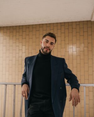 Marwan Berreni Instagram - dans l’œil de @sam.visions 
pour @lane8store 🙏🖤
...a suivre
