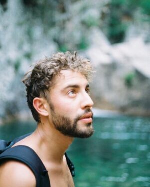 Marwan Berreni Instagram - barouder.
• 📸 @smartkidmyra (50mm-A1)