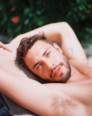 Marwan Berreni Instagram - ☀️bain de soleil
•
•
•
📸 @smartkidmyra (50mm - A1)