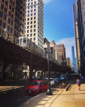 Marwan Berreni Instagram - 🌆 Chicago 🙌🔥
#trip #travel #chicago #roadtrip #train #building #friends @douniacoesens