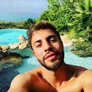 Marwan Berreni Instagram - Changer d’air. Se réveiller au paradis.