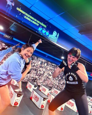 Mary Chieffo Instagram - celebrated 100 classes at @rumbleboxingburbank yesterday!! love this community and workout so much. 

💥🥊😝🖤

thank you to the badass @tanyaadeleon for teaching my 100th class!

#rumbleboxing100club #rumbleboxing #rumbleboxingburbank #boxing #workout #strength
