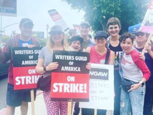 Mary Chieffo Instagram - “wa’ Dol nIvDaq matay’DI’ maQap”

“We succeed together in a greater whole.” 

— Klingon proverb 

Amazing #StarTrek & #SAGAFTRA solidarity yesterday with the #WGAStrike at Paramount Studios! 

#wgastrong #solidarity #startrekdiscovery #klingon #LLAP #representationmatters #IDIC