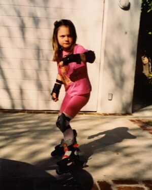 Mary Chieffo Instagram - celebrating lesbian visibility day/week, making it through mercury retrograde, pink moon in scorpio, experiencing the total solar eclipse with friends & family, @wearewildfang coveralls & work pants, @girlinred’s new album, @billieeilish speaking some truths, @reneerapp in all her glory, queer cuts from @brindleyhairstudio, breakthroughs in therapy, exploring @brenebrown’s #atlasoftheheart, reading #lifeisntbinary by #mjbarker & @xtaffi, getting tickets to see @twodykesandamic next month, connecting with/supporting old & new friends in life & art, workouts at @rumbleboxingburbank, & continued growth in partnership with @msmadig 

🖤🌈✨

#protectthiskid #lesbianvisibilityday #lesbianvisibilityweek #mercuryretrograde #pinkmooninscorpio #solareclipse #girlinred #billieeilish #lesbian #queer #queercuts #therapy #kisses #genderqueer #genderexpansive #breakingthebinary #fbf
