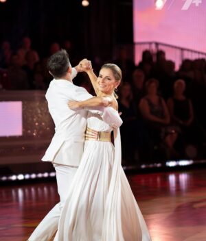 Mary Coustas Instagram - Tonight 7pm Channel 7 DWTS. Dancing With This Star 💃🏻⭐️🕺🏻@aricyegudkin @dancingau @channel7 @7plus