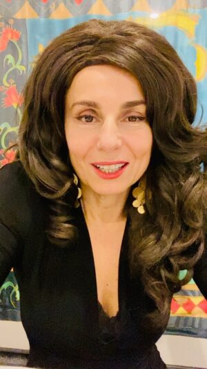 Mary Coustas Instagram - Hello, good thanks Wagga!
 
I’m coming to youse on Saturday June 11th for the Wagga Wagga Comedy Festival with my hit show ‘Better Out Than In’.
 
I’m so excited to be getting back out to youse and can’t wait to see your faces there! 
💋 
#betteroutthanin #effiegoodthanks #waggawagga