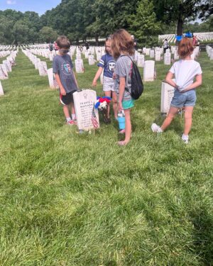Mary Katharine Ham Instagram - A beautiful, warm morning at Arlington with @travismanionfoundation, friends @jenreeves77 @ehdomenech @jmjabin @tmf_grace! Always a privilege to be with our friends at Section 60 and their families, and all the vets who we were able to meet, thank, and honor and say a prayer for today. #thehonorproject