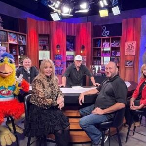 Mary Murphy Instagram - I had such a blast with Sully & Little Tommy @ontheairsd !!✨ This episode will air tomorrow Saturday, 11am with KUSI!! #kusi #sullyandlittletommy #marymurphy #sandiegochicken