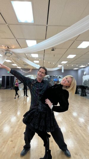 Mary Murphy Instagram - Tune into @cbs8 tomorrow 3/28 at 6 AM, 4PM & 6PM with @zevelyzone !! It will also air on CW at 7PM & 10PM!! 💃🏼✨ Can’t wait for you all to tune in!! #championballroom #zevelyzone #ballroom #cbs8