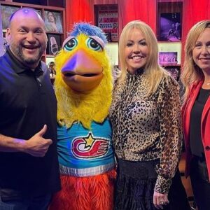 Mary Murphy Instagram - I had such a blast with Sully & Little Tommy @ontheairsd !!✨ This episode will air tomorrow Saturday, 11am with KUSI!! #kusi #sullyandlittletommy #marymurphy #sandiegochicken