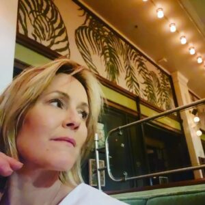 Mary Stuart Masterson Instagram - NOLA! I hate leaving home. I miss my family too much. BUT, sometimes, I get to work in magical places like New Orleans.  I hear my room is haunted. Bring it on! Thank you @blumhouse for the opportunity to play for a living. #FNaF here I come!!!