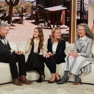 Mary Stuart Masterson Instagram - I guess Drew was really surprised! See what happens next. I had the best time visiting sweet Drew on her big time TALK SHOW airing tomorrow, January 25th. We got to reminisce about Bad Girls, which had a surprisingly profound impact on her life. So sweet being with darling @dermotmulroney and platinum goddess Andie MacDowell. Westerns are fun, y'all. @drewbarrymore is an inspiration... love love love her 4 ever.