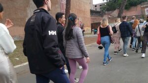 Mary Stuart Masterson Instagram - I love buskers. Here in Rome for a trip with our oldest son for his 13th bday, and seriously?  What is going on here? And why? 🤣
