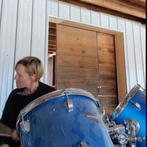 Mary Stuart Masterson Instagram - I hear it has been 35 years since Some Kind of Wonderful premiered. What!? So, I sat behind the dust covered kit for old time's sake. Snare needs tuning, mutes on the rest but I am thinking I need some more of this. #drumtherapy  Remembering the incomparable philosopher/session drum god mentor, Mister Billy Moore... and his studio on Hauser. #somekindofwonderful #drummergirl #watts 
Hi! @lea_thompson @howiedeutch @msmaddiecorman @ericstoltzofficial @eliaskoteas