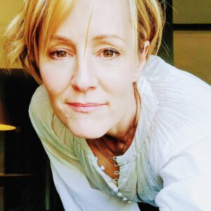 Mary Stuart Masterson Instagram - Sometimes, you just have to force the frown upside down. Look at all the water in that half full glass. Say to yourself, I have today, this moment, this breath. Because, as my wise 9 year old just explained to me, "there is literally no yesterday, and no tomorrow". So, let's go! 
Get it in gear, do one thing today to make this world a better place. It starts with you and me... Tell me, what do you do to stay positive? #breathe #actsofkindness #helpingothers #abundancemindset #love
