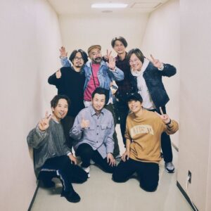 Masafumi Gotoh Instagram - 桶川の泣き虫Weezer と横浜のWeezer。ワナビーなんてとっくの昔に消化した40代。お互いしぶとく行きましょう。2マンの約束をしました。

Photographer @tetsuyayamakawa 

#goingunderground #asiankungfugeneration